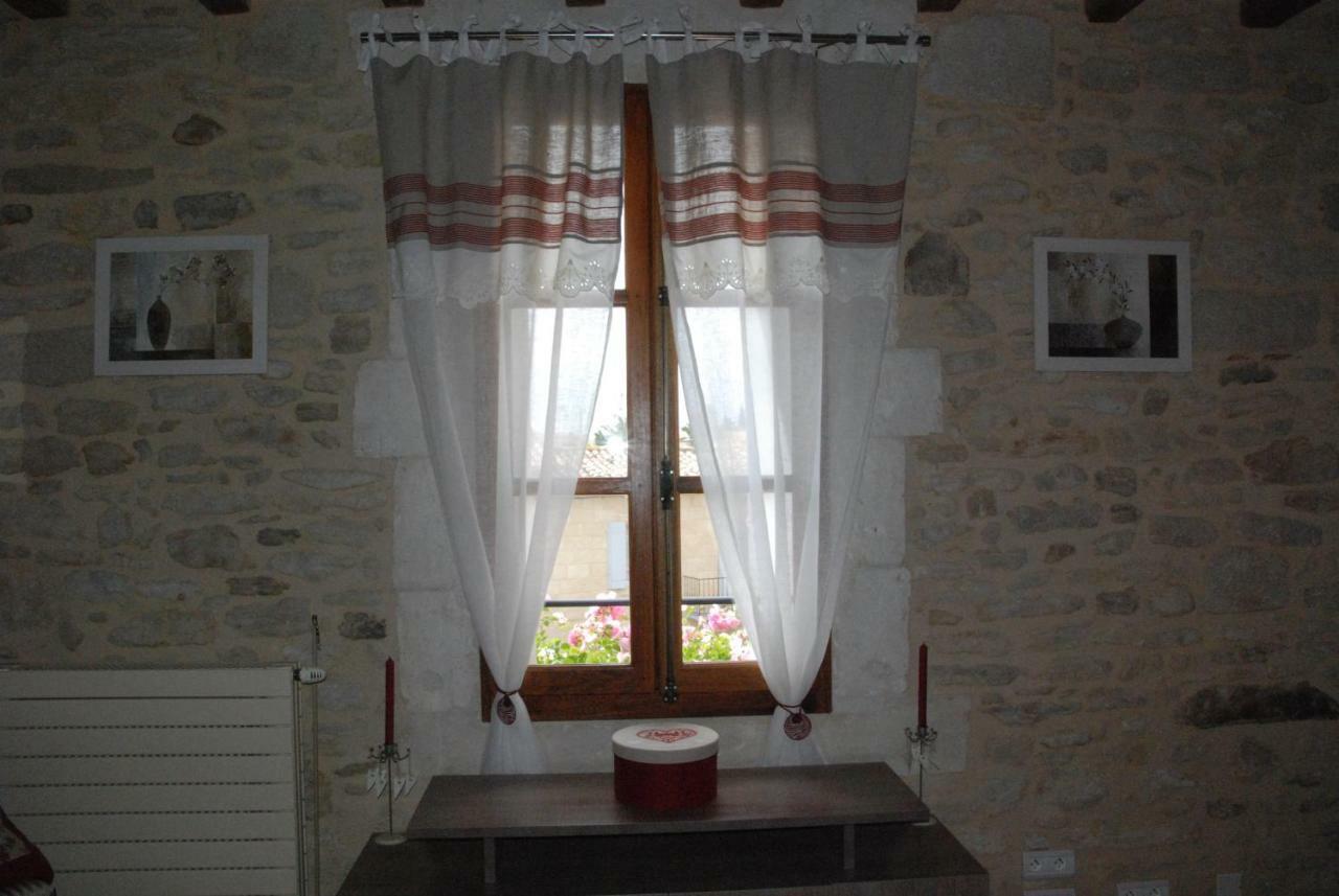 La Maison De Velina Sernhac Exterior foto